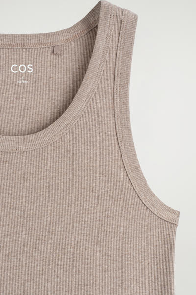 COS リブ編みタンクトップ