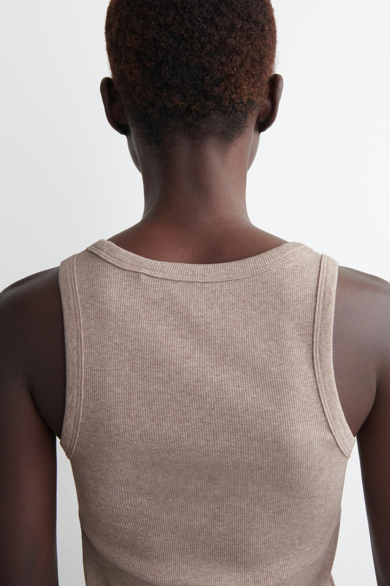 COS リブ編みタンクトップ