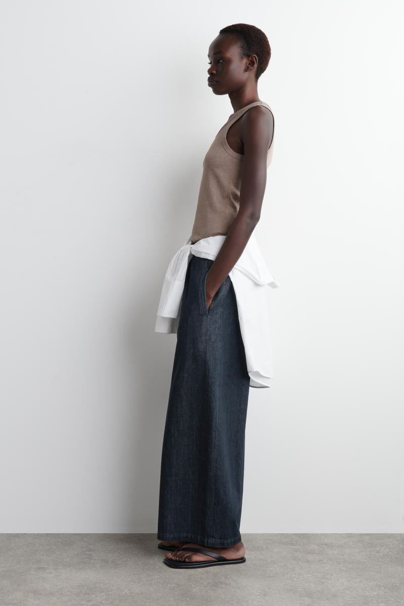 COS リブ編みタンクトップ