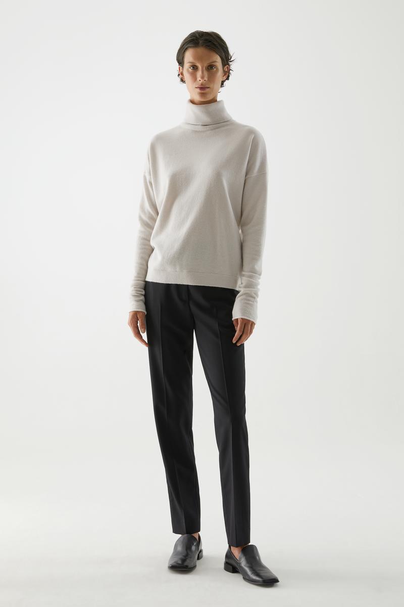 ROLL-NECK CASHMERE JUMPER タートルネック カシミアセーター light