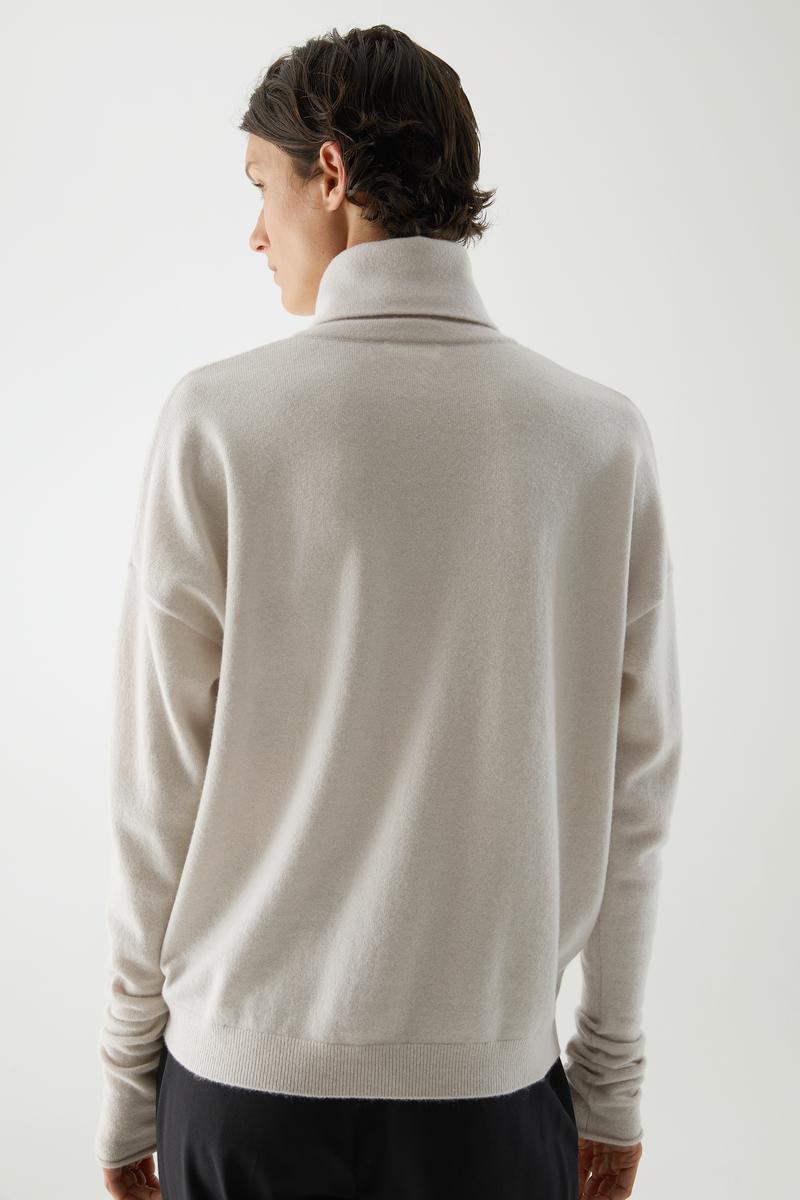 ROLL-NECK CASHMERE JUMPER タートルネック カシミアセーター light