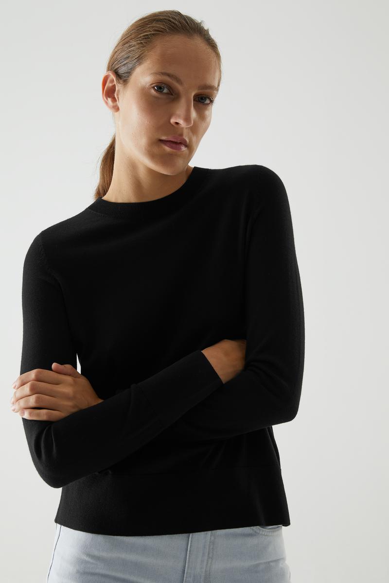 MERINO WOOL CREW NECK JUMPER メリノウール素材Vネックセーター Black