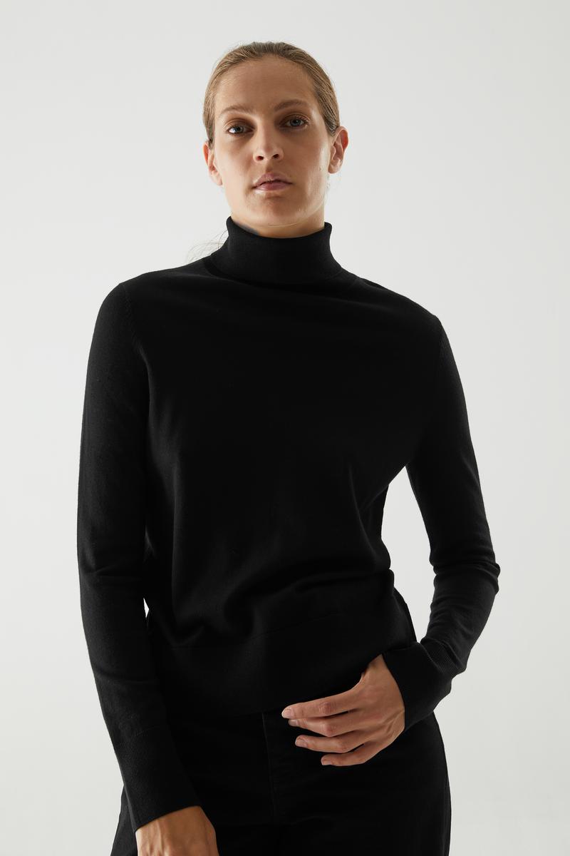 MERINO WOOL ROLL-NECK JUMPER メリノウール素材タートルネック 