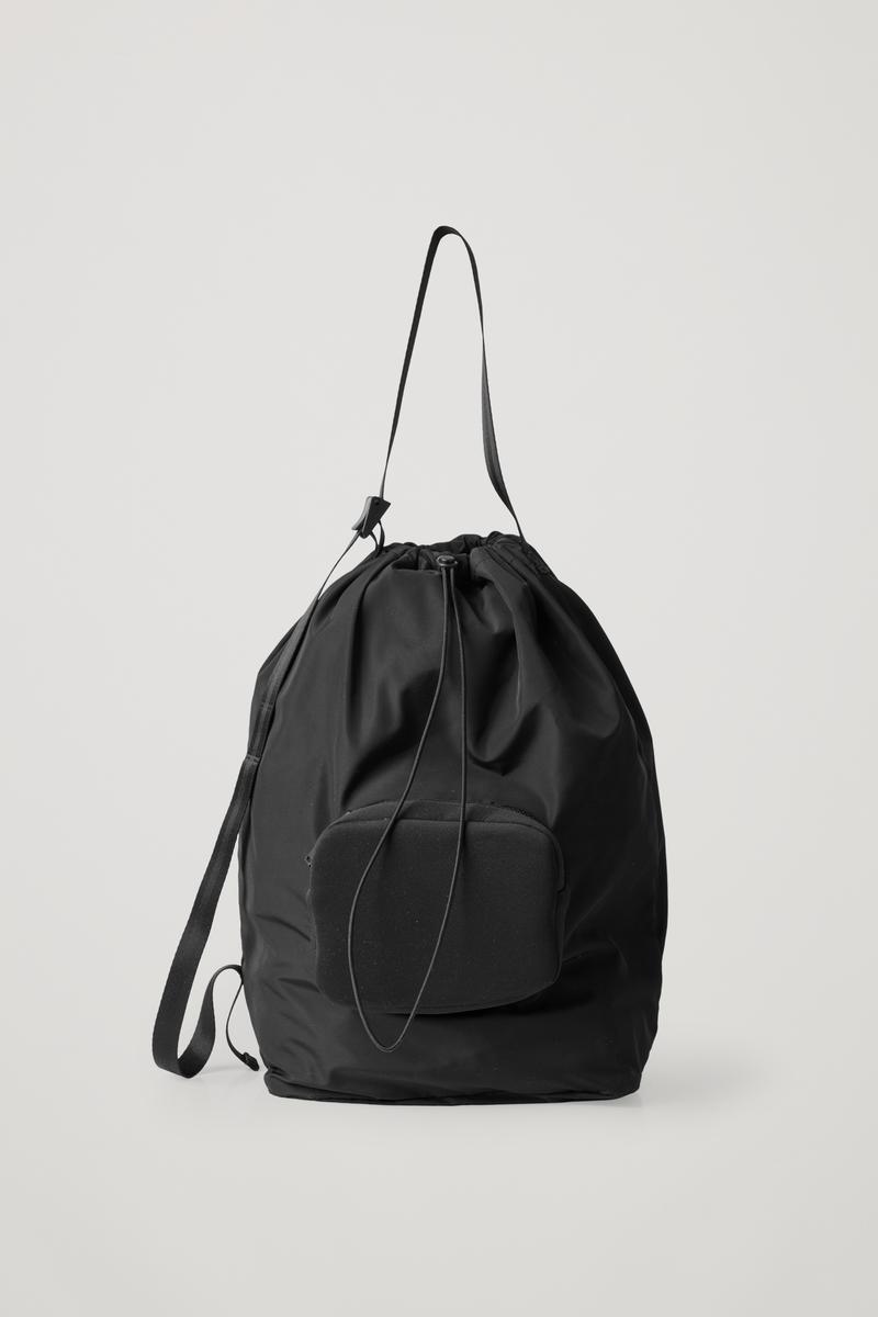SOFT PACKABLE BAG ソフト収納バッグ black｜COS コス 公式オンライン