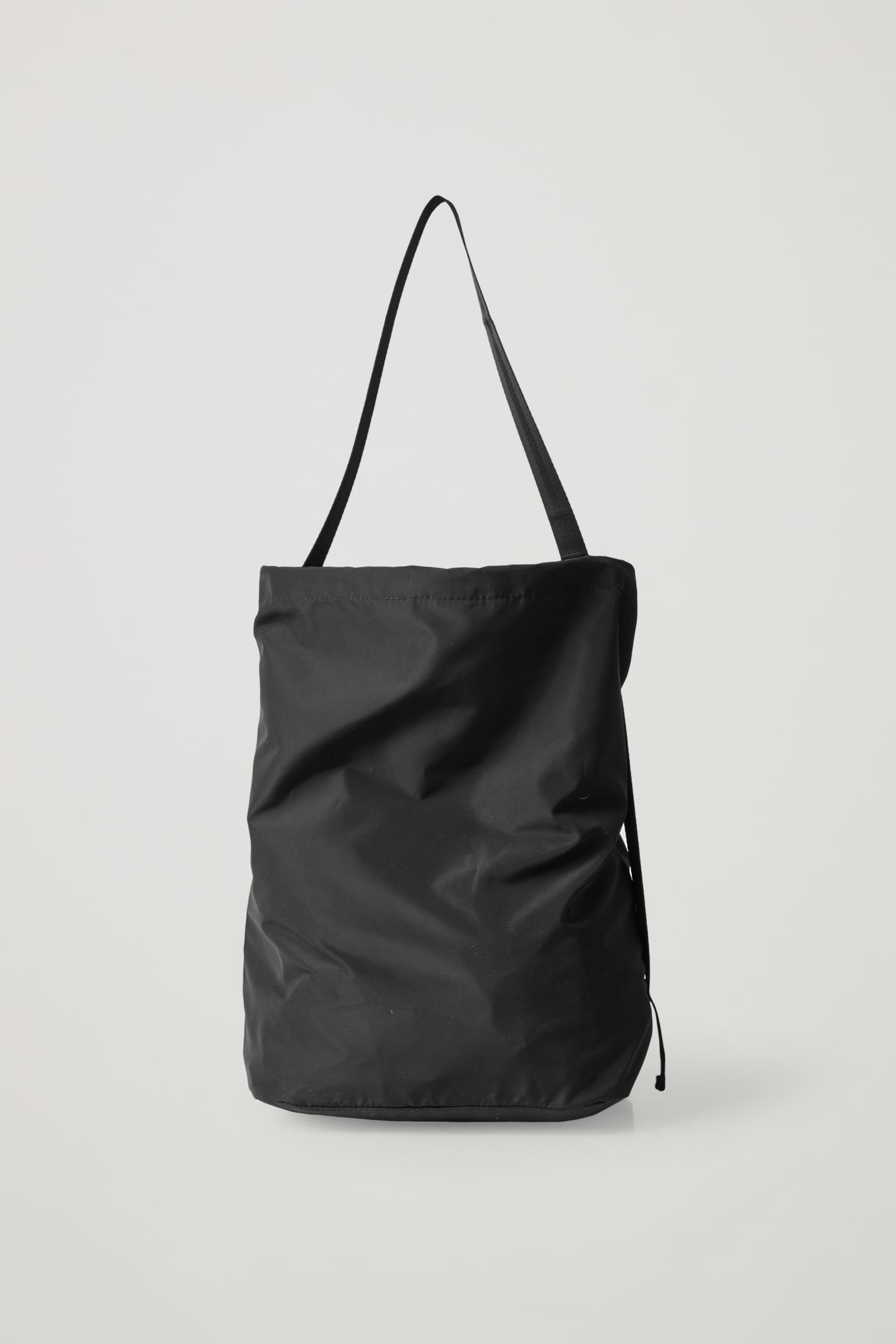 COS バッグ LEATHER MINI SHOULDER BAG レザー製ミニショルダーバッグ｜COS