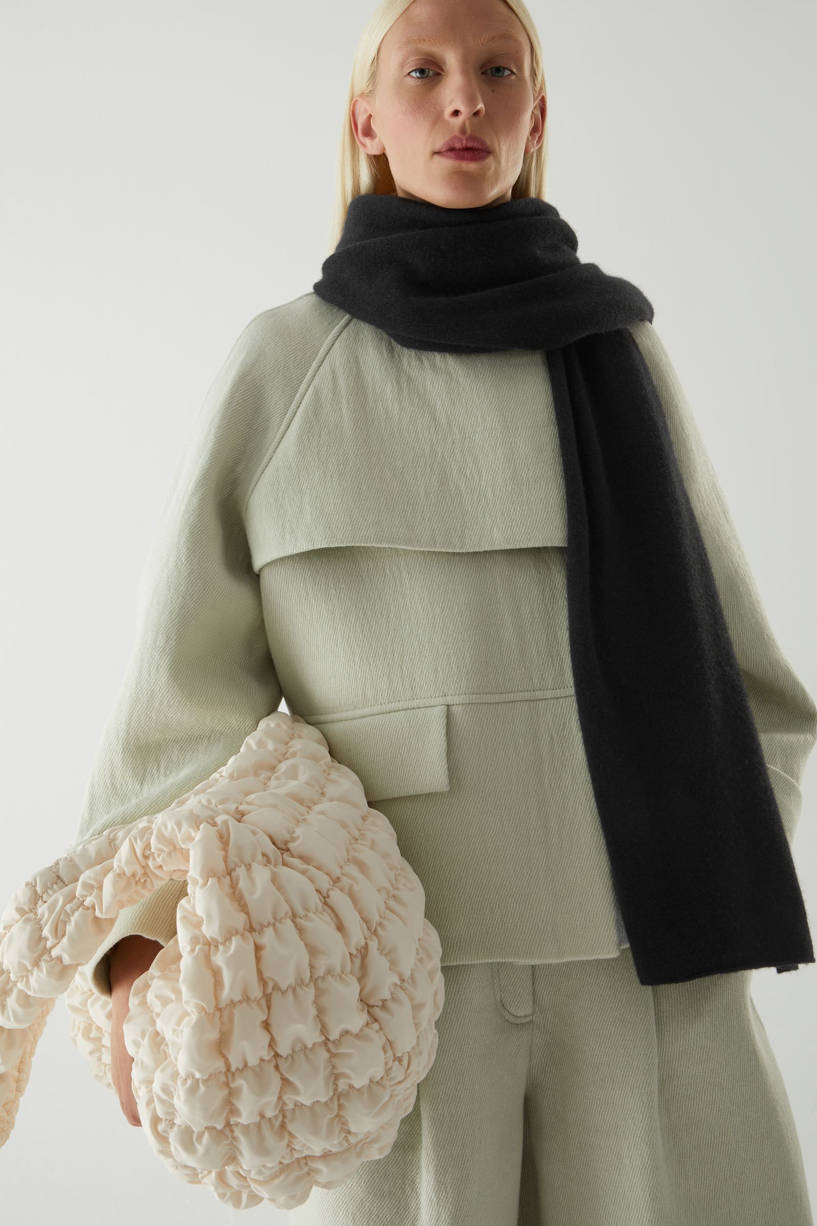 KNITTED CASHMERE SCARF ニットカシミアスカーフ black｜COS コス 公式