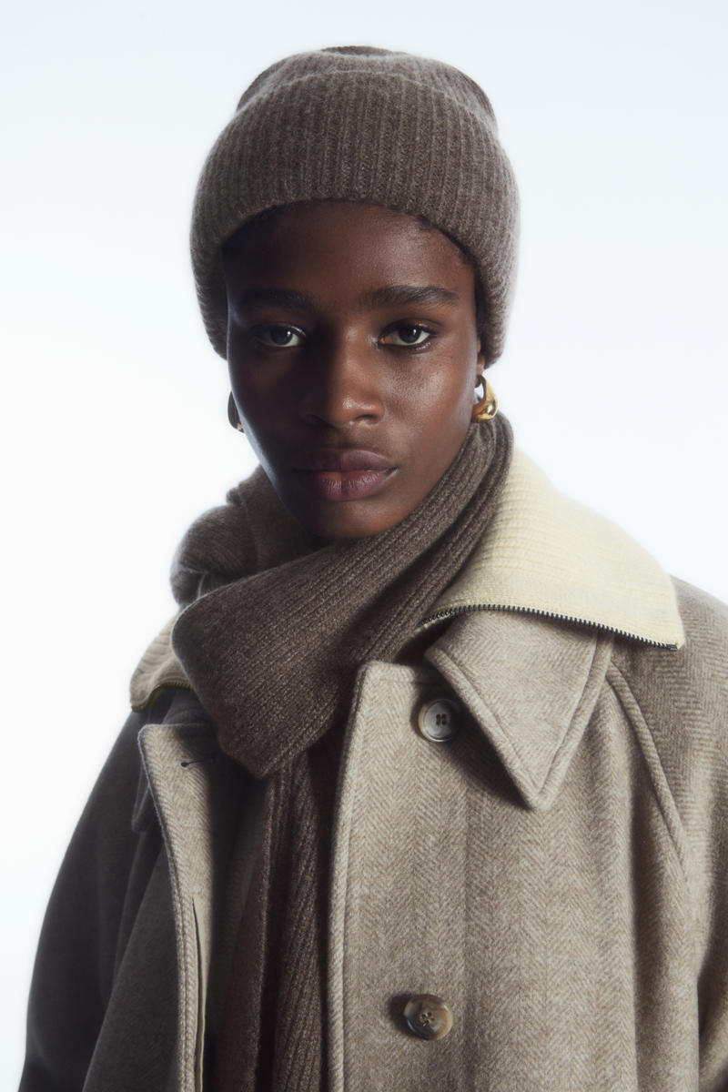 COS オーバーサイズカシミヤビーニー