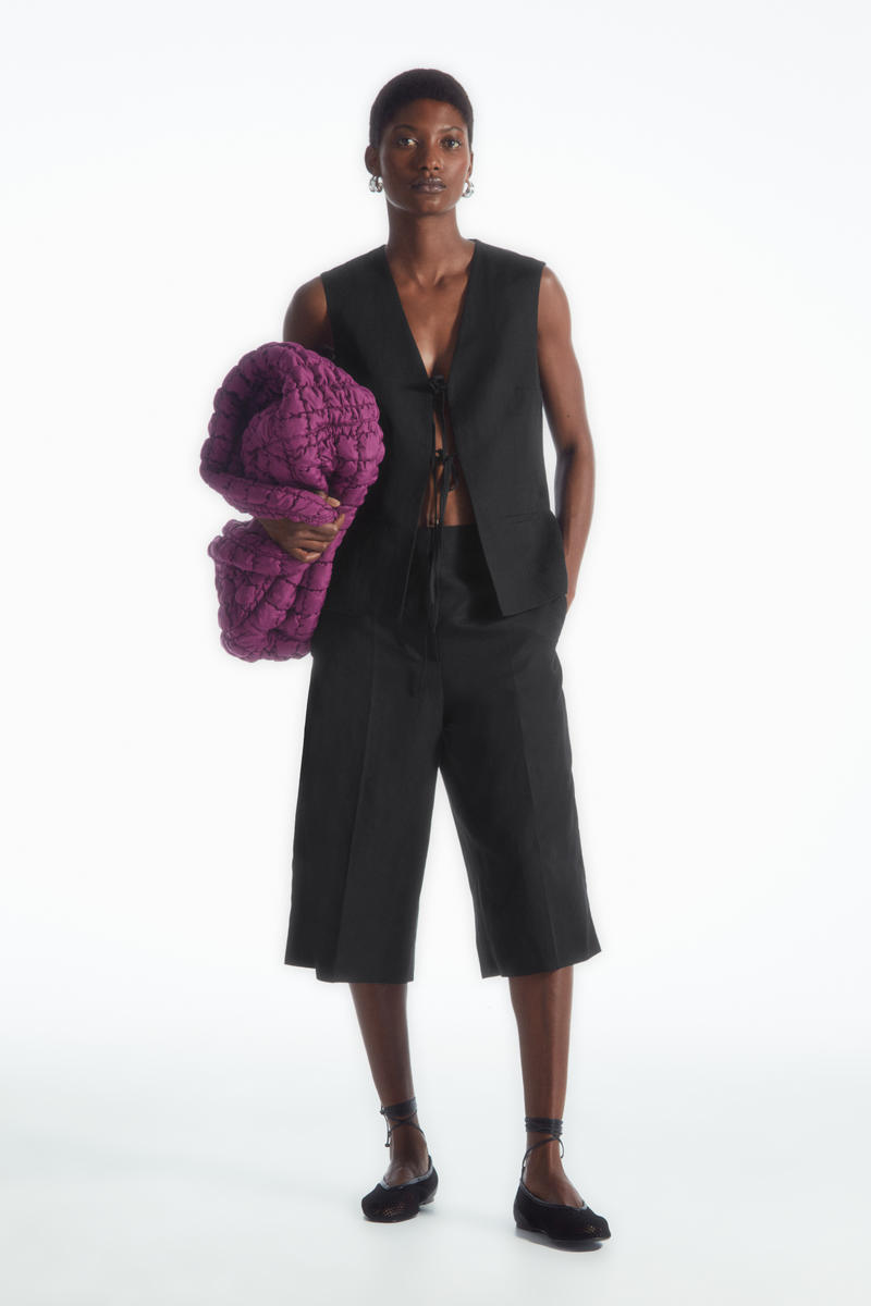 RECYCLED POLYESTER QUILTED OVERSIZED SHOULDER BAG オーバーサイズ キルトショルダーバッグ｜COS コス 公式オンラインストア