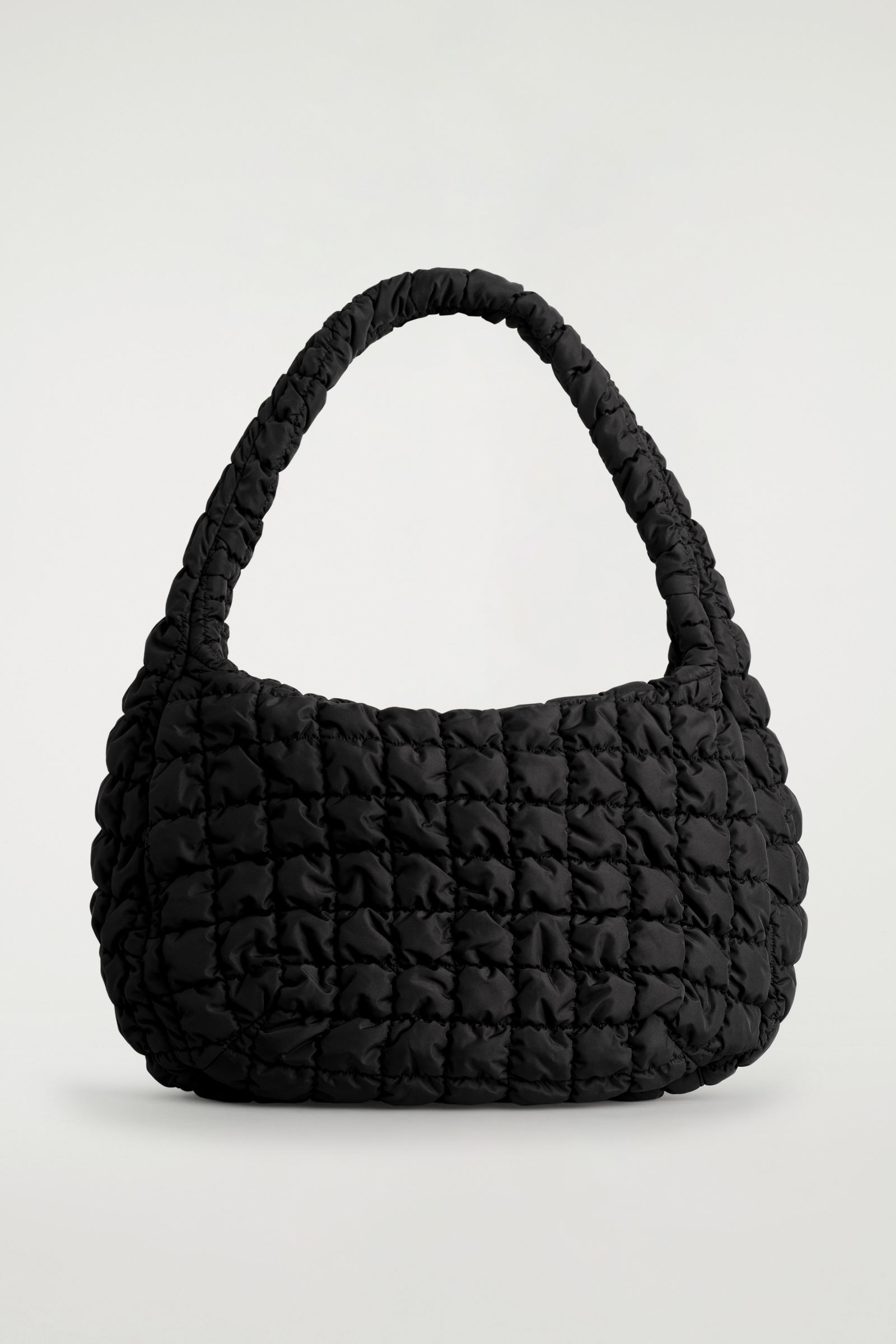 RECYCLED POLYESTER QUILTED OVERSIZED SHOULDER BAG オーバーサイズ