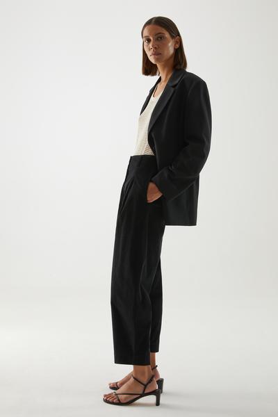 COS コットン製ワイドレッグプリーツコードパンツ