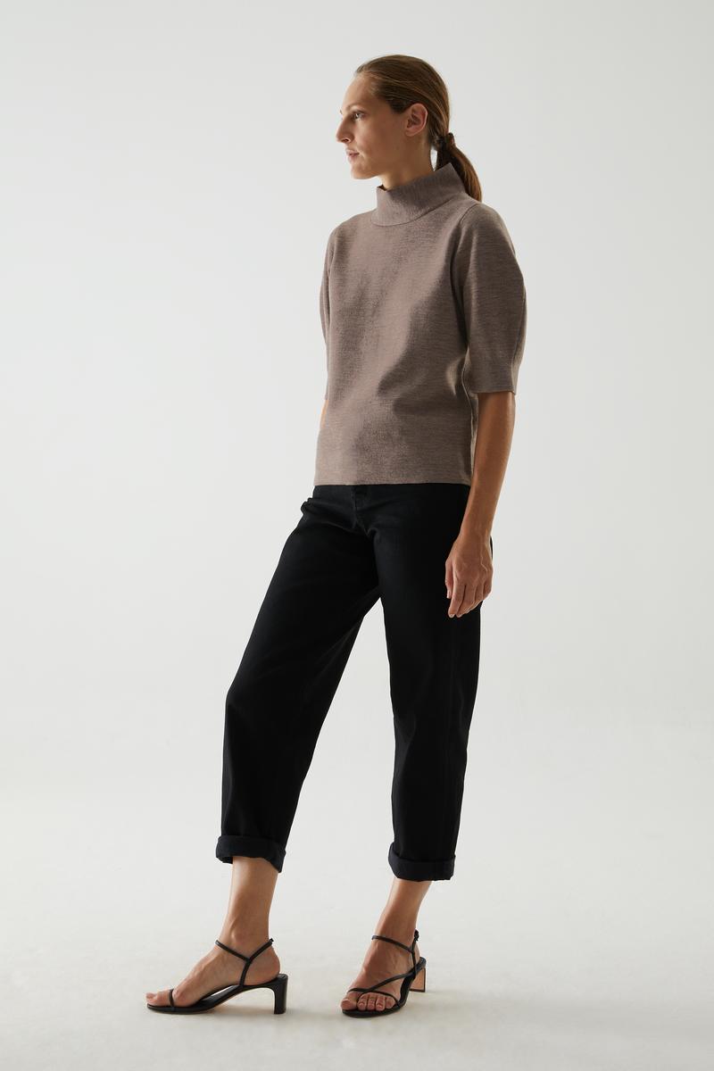 COS メリノウールコットン混紡ロールネック スリーブディテールトップス