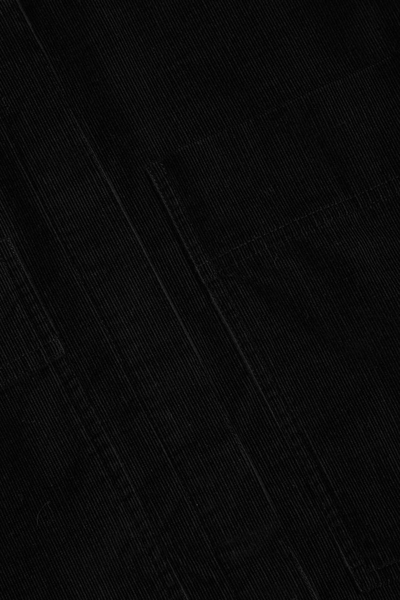 COS ラッフルトリムVネックトップス