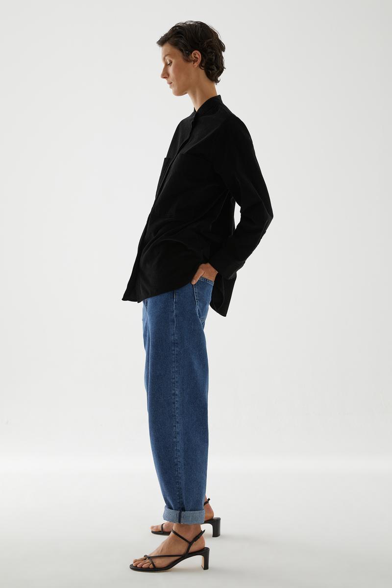 COS ラッフルトリムVネックトップス