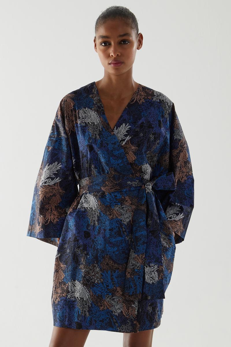 COTTON PRINTED DRESSING GOWN ｜COS コス 公式オンラインストア
