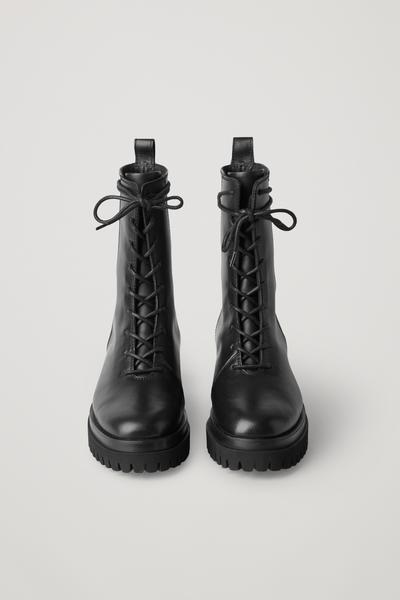 COS 分厚いレザーレースアップブーツ