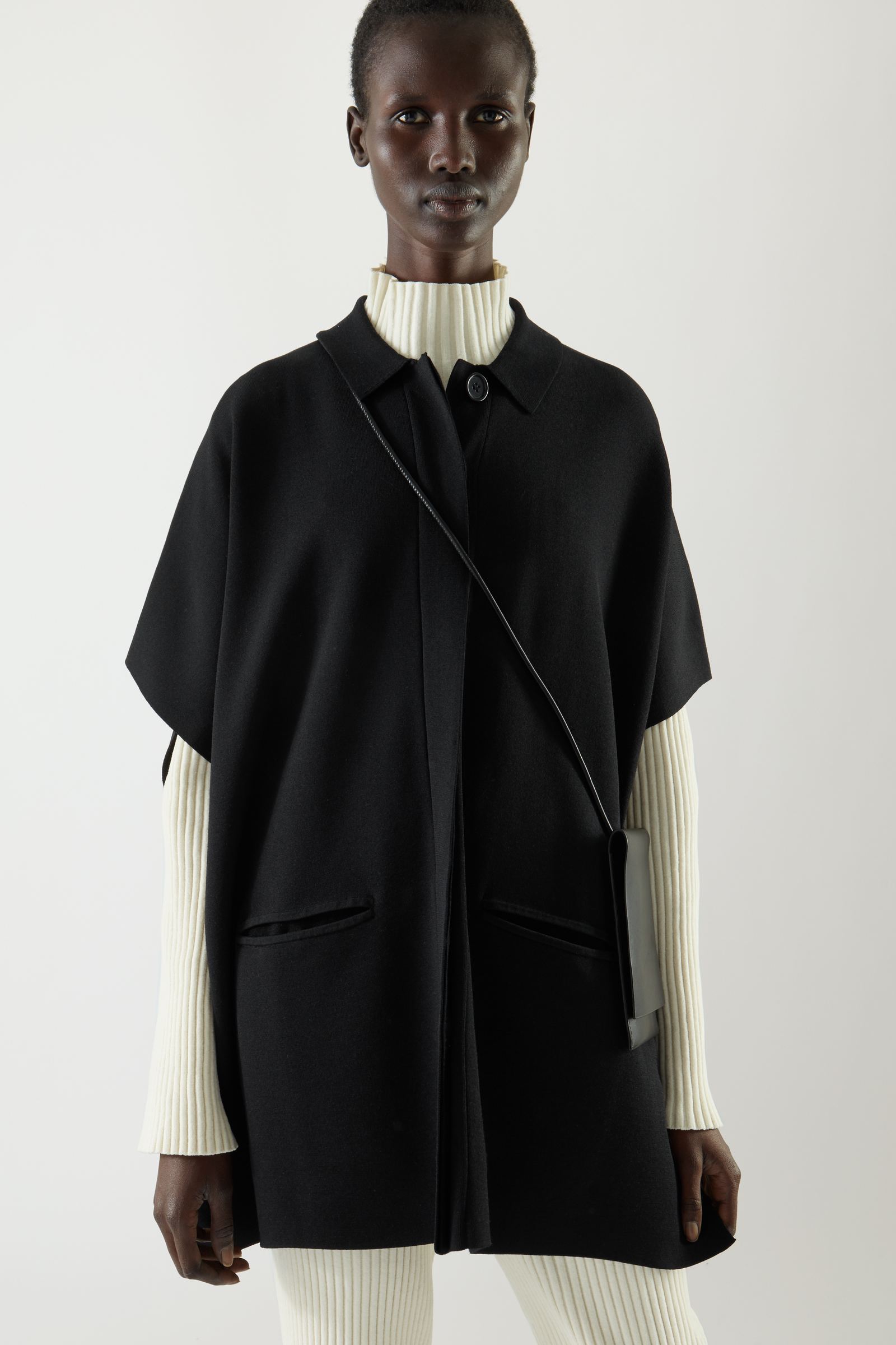 KNITTED HYBRID-CAPE ニットハイブリッドケープ｜COS コス 公式