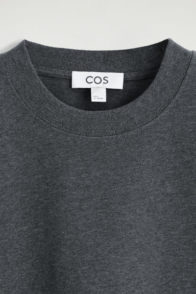 COS クリーンカットTシャツ