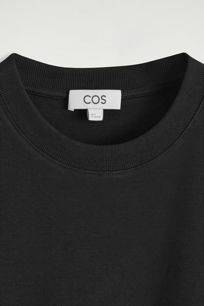 COS クリーンカットTシャツ