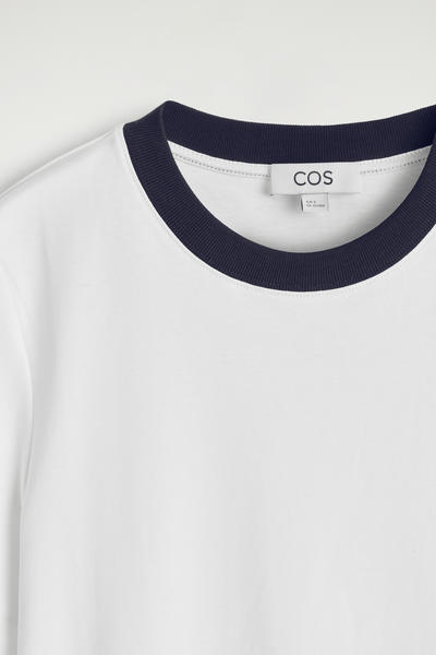 COS クリーンカットTシャツ