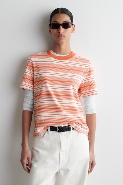 COS クリーンカットTシャツ