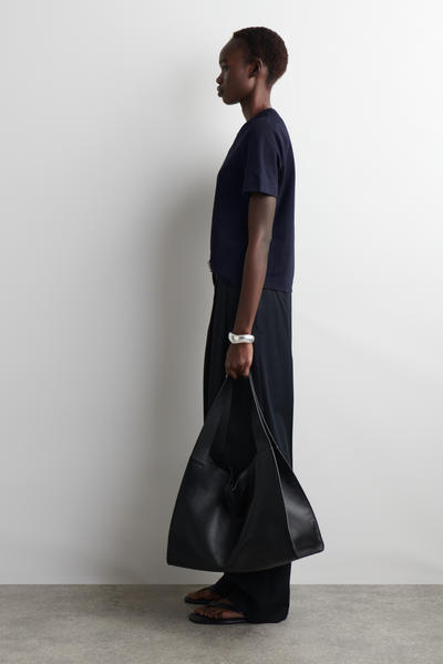 COS クリーンカットTシャツ