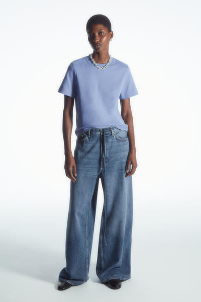 COS クリーンカットTシャツ