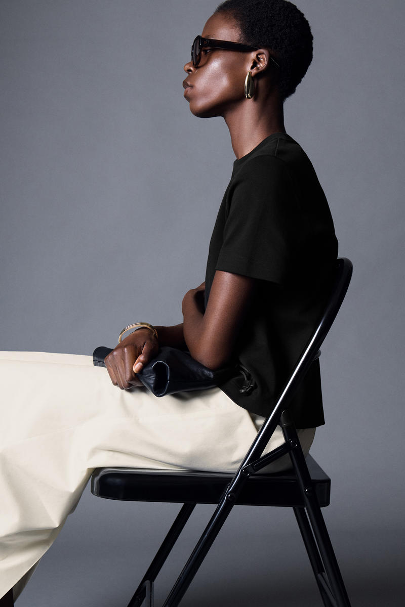 COS クリーンカットTシャツ