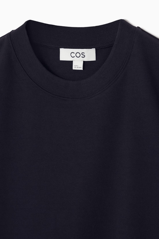 COS クリーンカットTシャツ