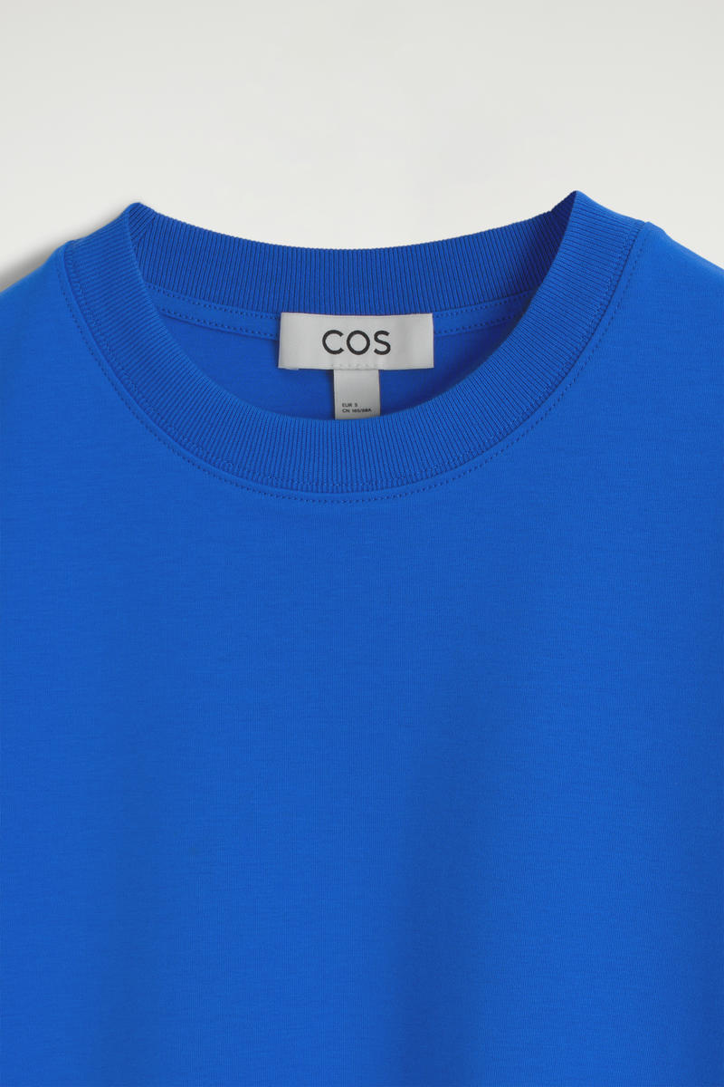 COS クリーンカットTシャツ