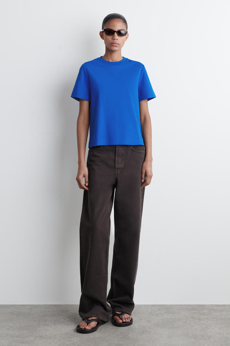 COS クリーンカットTシャツ