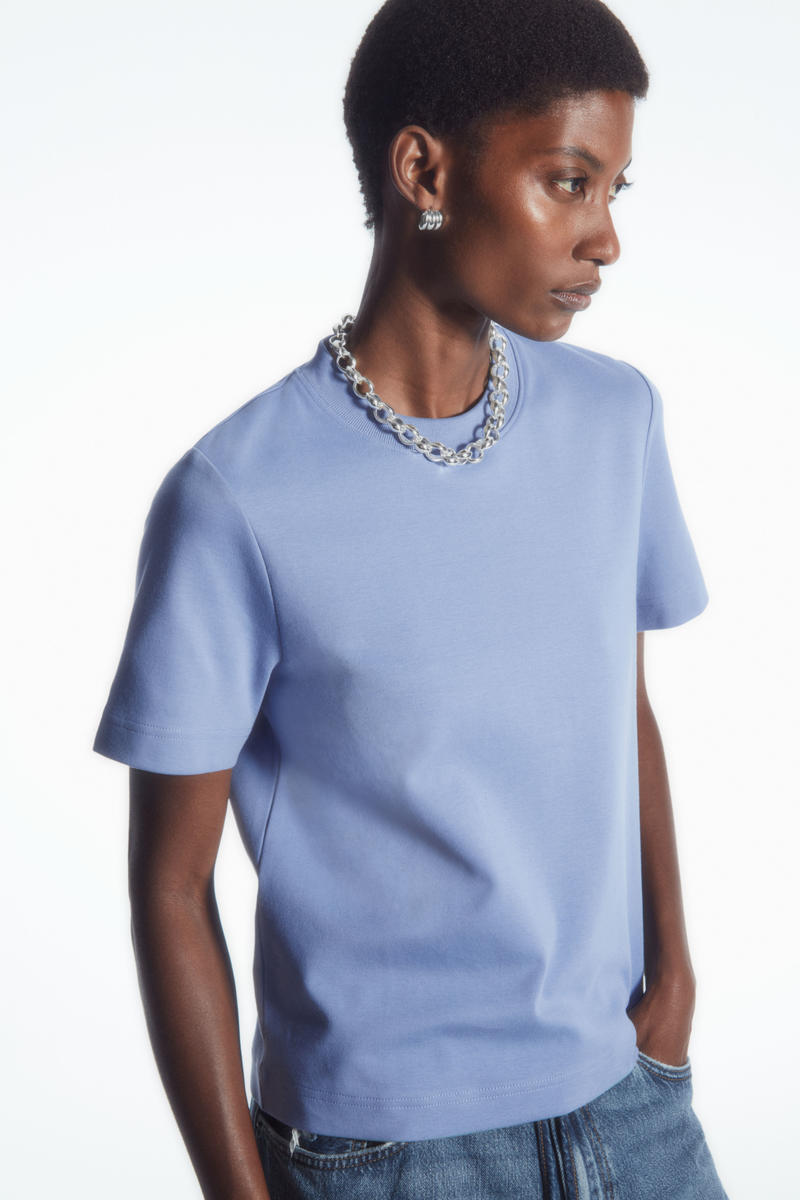 COS クリーンカットTシャツ