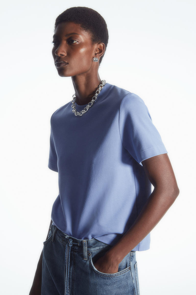 COS クリーンカットTシャツ