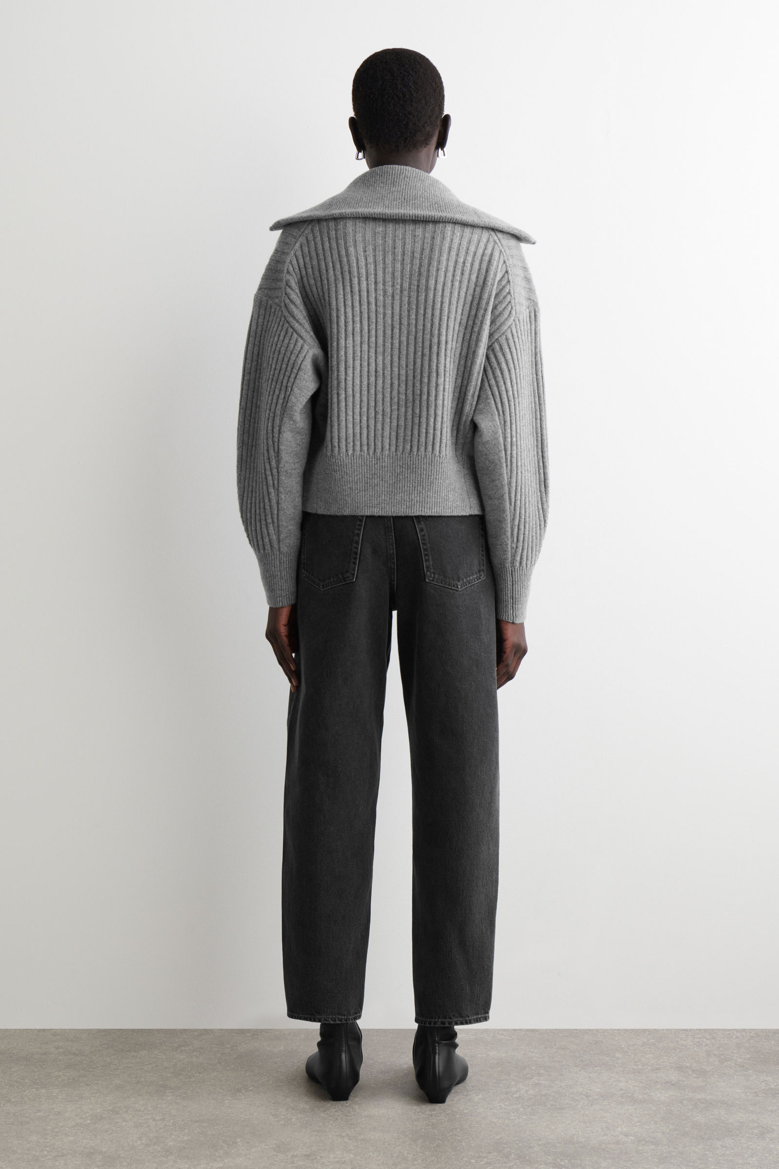 最終値下げ‼️COSコス テーパードデニム バレルレッグ Arch zz-0969093_76-106-1010016-5.