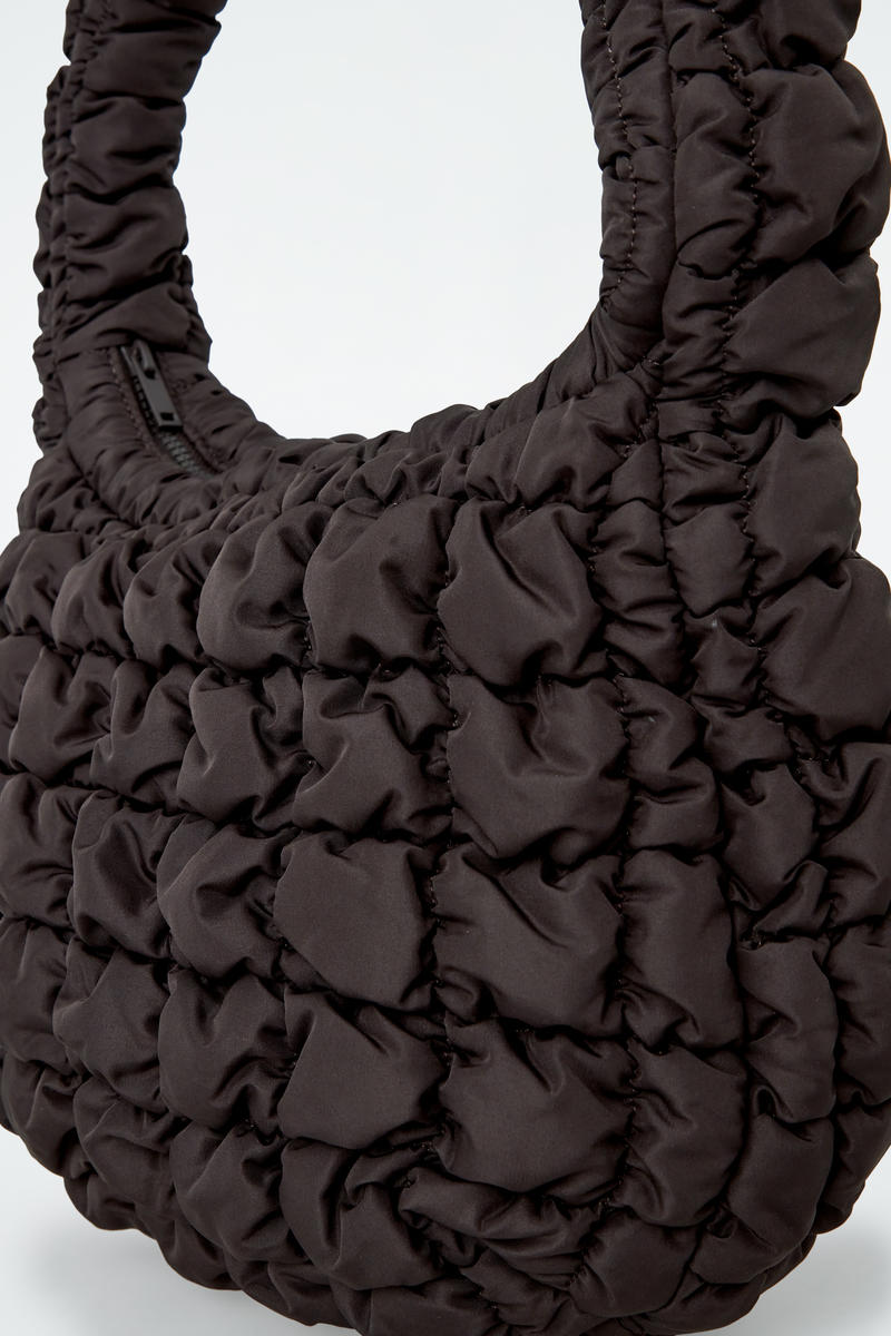 QUILTED MINI BAG キルトミニバッグ ダークブラウン｜COS コス 公式 