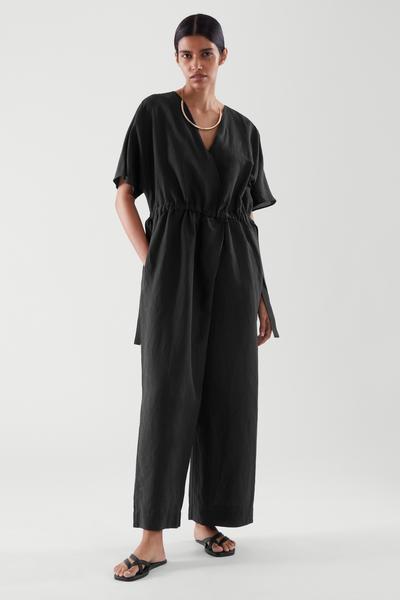 LINEN WRAP JUMPSUIT リネンラップジャンプスーツ ブラック｜COS コス