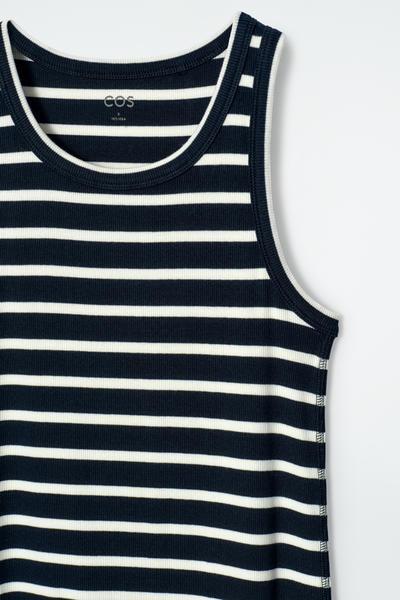 COS リブ編みワンピース