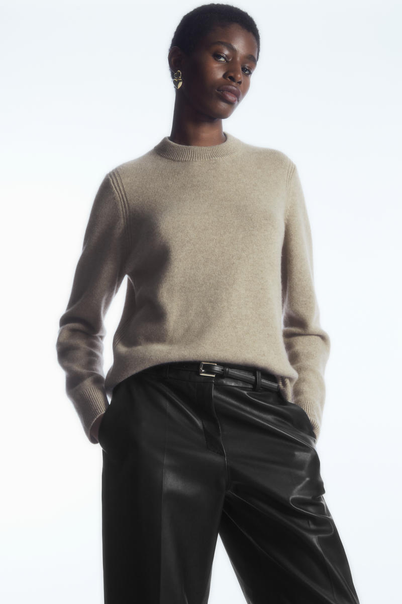 CASHMERE JUMPER カシミヤセーター ベージュ / 未染色｜COS コス 公式
