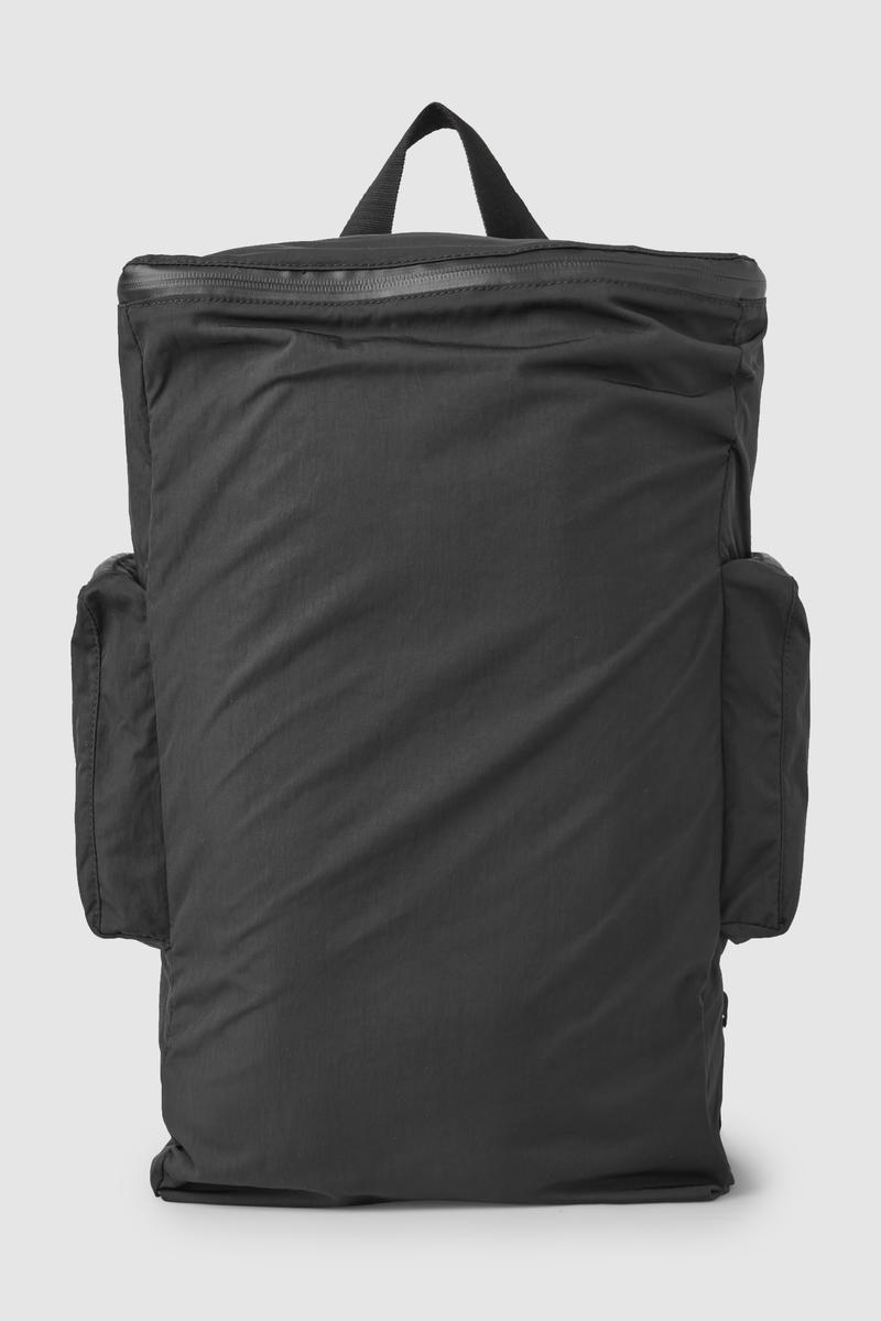 MULTIFUNCTIONAL BACKPACK マルチバックパック ブラック｜COS コス
