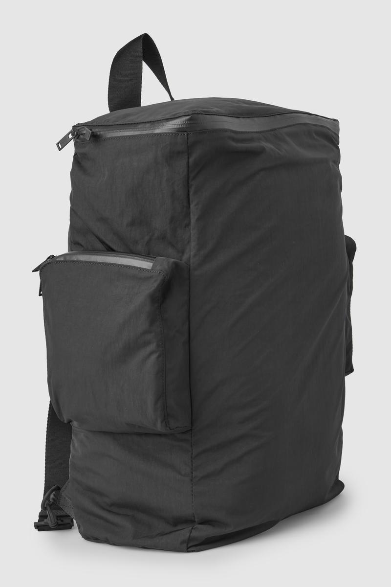 MULTIFUNCTIONAL BACKPACK マルチバックパック ブラック｜COS コス