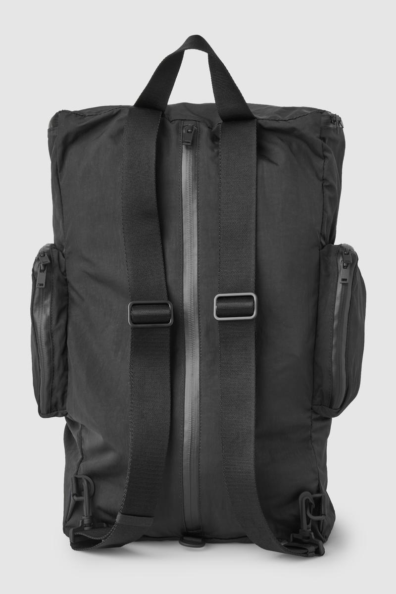 MULTIFUNCTIONAL BACKPACK マルチバックパック ブラック｜COS コス