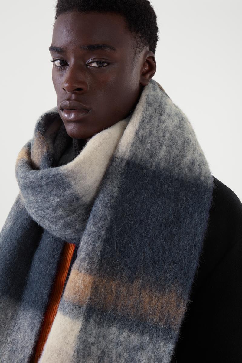 OVERSIZED BRUSHED SCARF オーバーサイズスカーフ ネイビー/ベージュ