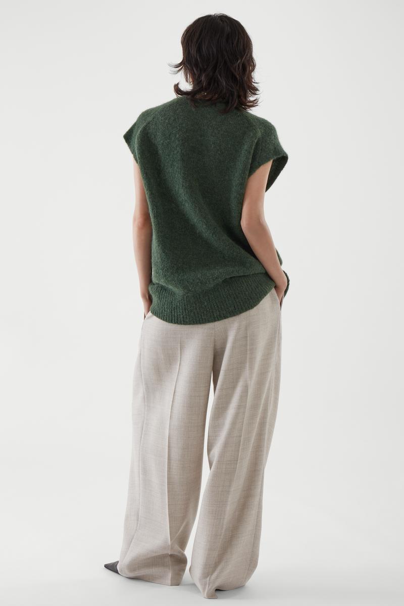 KNITTED VEST ニットベスト ダークグリーン｜COS コス 公式オンライン