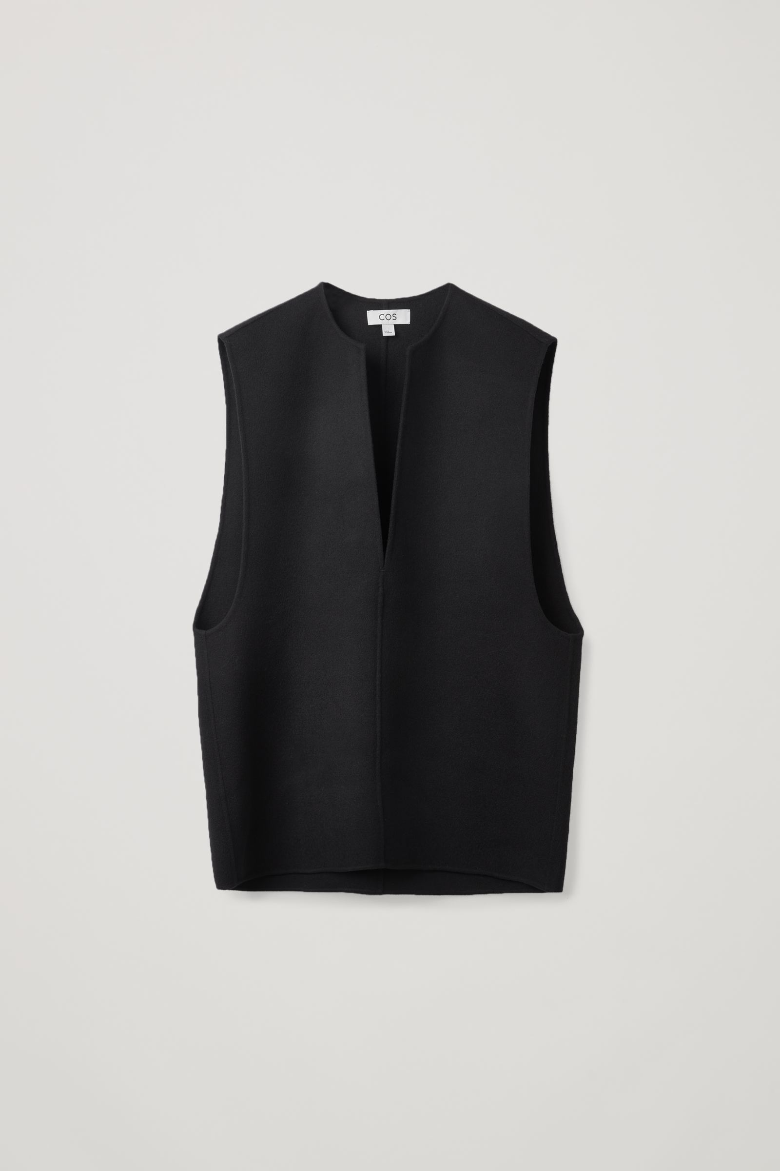 DEEP V-NECK SLEEVELESS TOP ディープVネックノースリーブトップ｜COS ...