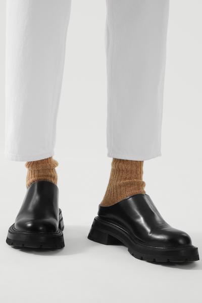 COS チャンキーレザーミュール