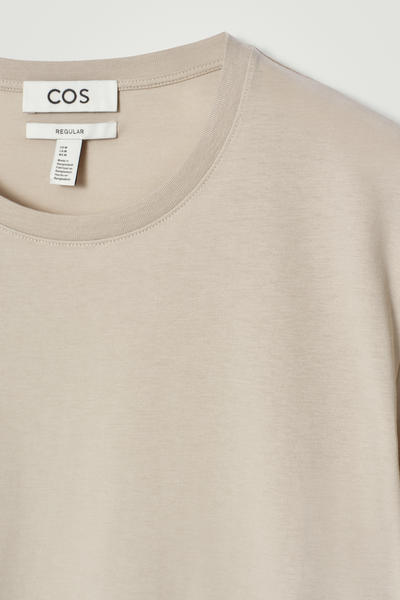 COS レギュラーフィットTシャツ