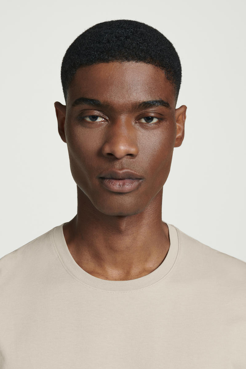 COS レギュラーフィットTシャツ