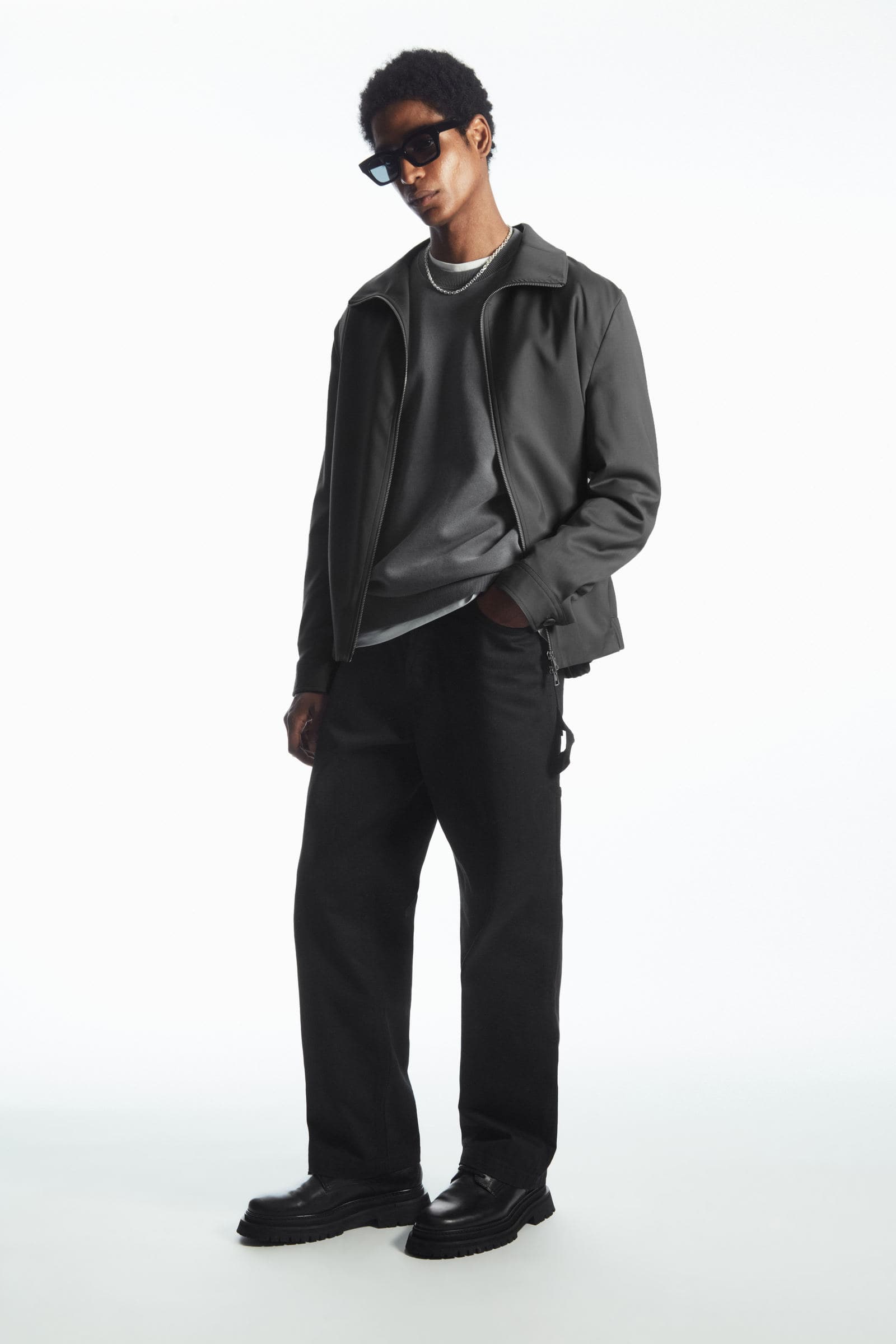 COS リラックスフィット スラックス EUR 46 ブラック COS リラックスフィット スラックス EUR 46 ブラック パンツ