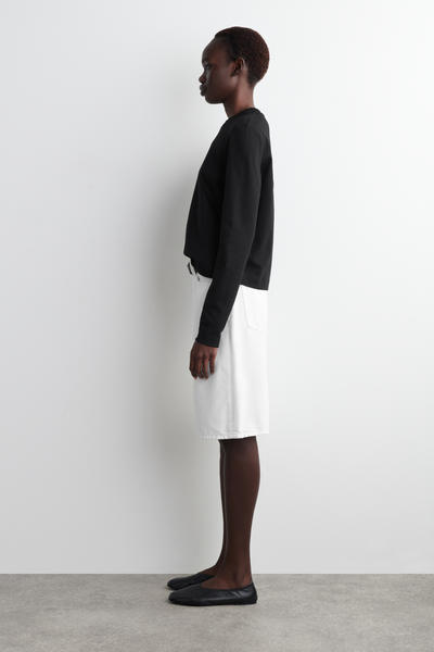 COS レギュラーフィットヘビーウェイト長袖Tシャツ