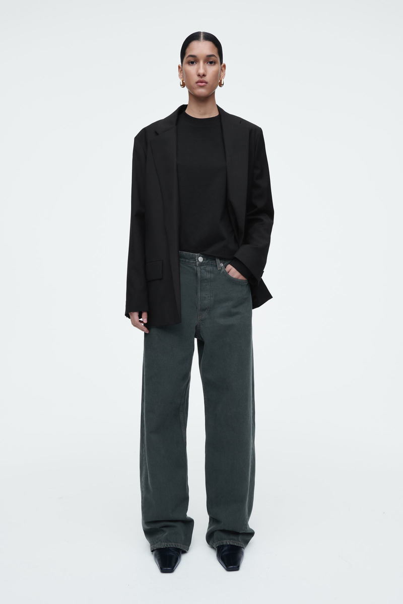 COS レギュラーフィットヘビーウェイト長袖Tシャツ