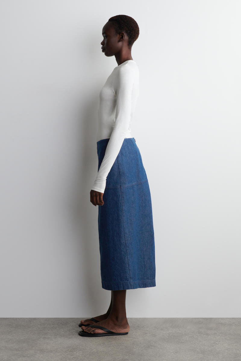 COS スリムフィット 長袖トップ